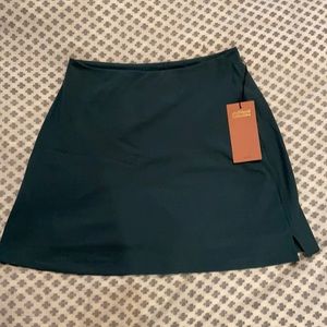 NWT Moss green Girlfriend Collective skort L